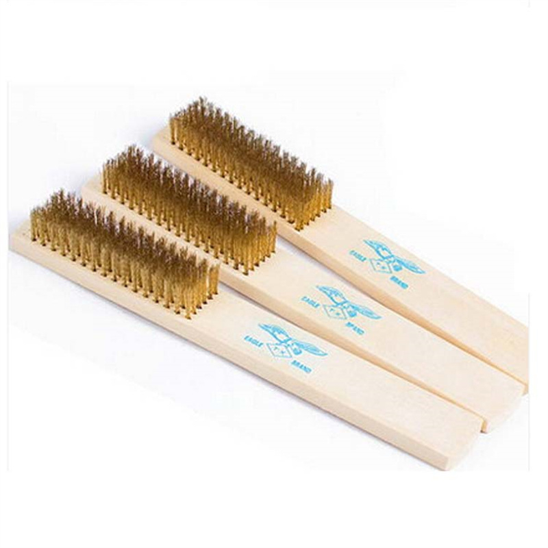 Drātu suka ar koka rokturi metāla virsmu tīrīšanai un rūsas noņemšanai (Pielāgota apstrāde)