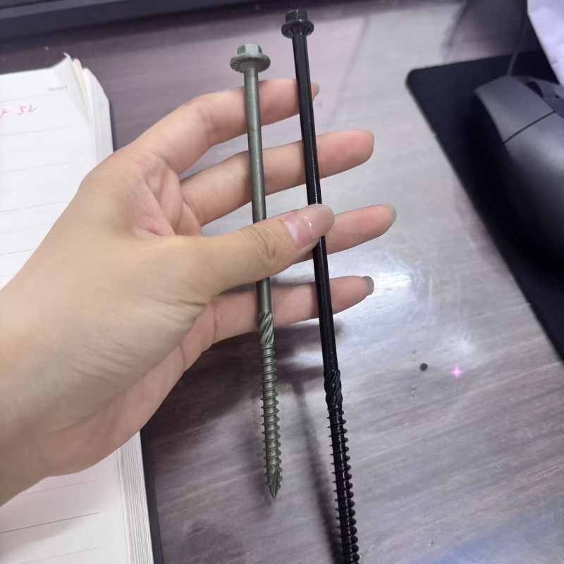 Дървени винтове със шестоглава фланцова глава – оксидно-черно покритие, Q215a въглеродна стомана, клас 12.9