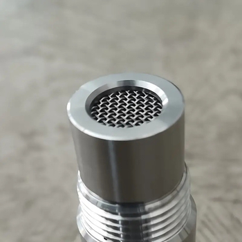 CNC обработени прецизни части – конектор от неръждаема стомана за автомобилна употреба