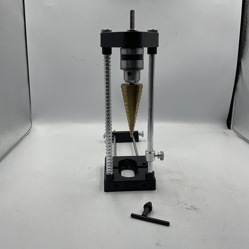 Puidutöödel puurimise lokalisaator integreeritud puuriga (Materjal: sulamteras; Kaal: 900 g; Komplekt: 1 tk; Kasutus: kodune)