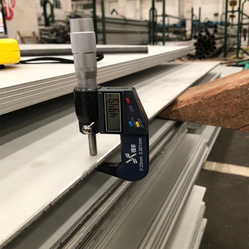 Лист от неръждаема стомана 201, повърхност 2B, дълбока обработка (щамповане, огъване) за машиностроене и архитектурно оформление