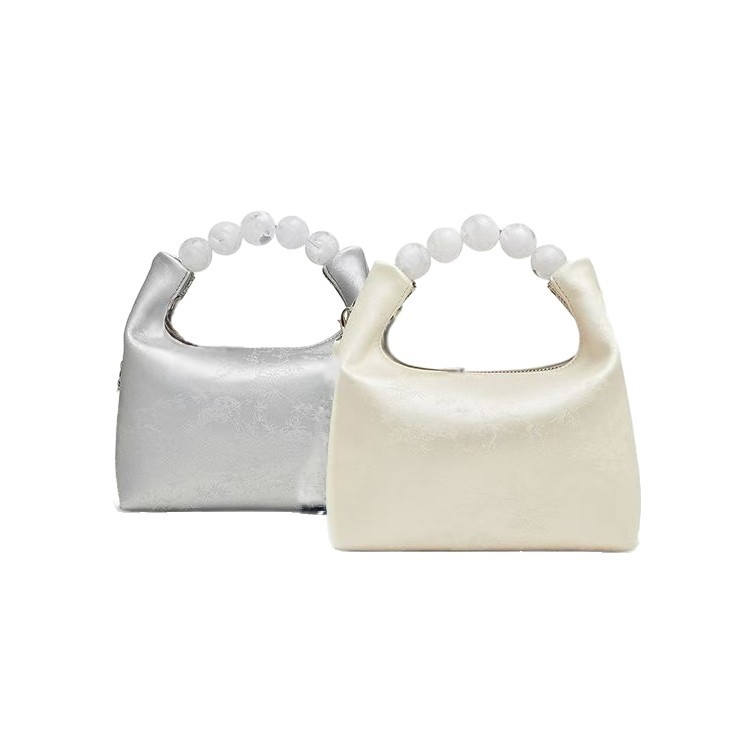 PU rankinė, miestiškas paprastumas, vertikali kvadratinė forma, užtrauktuko atidarymas, vidinė užtrauktuko kišenė