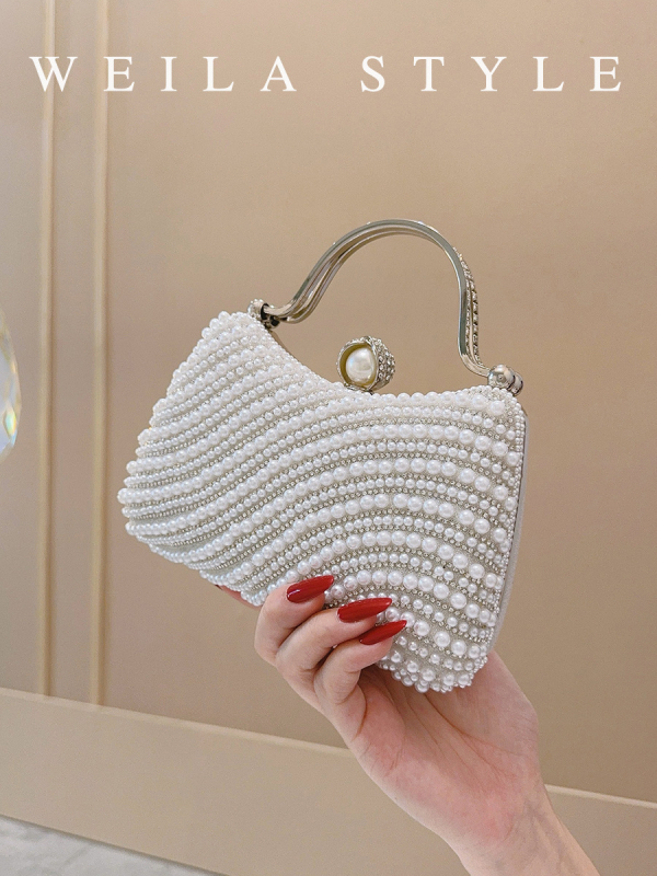 Вечерна чанта с изкуствени перли, метална дръжка покрита с мъниста, стил сакел, форма възглавничка, заключващ механизъм – подходяща за сватби и банкети