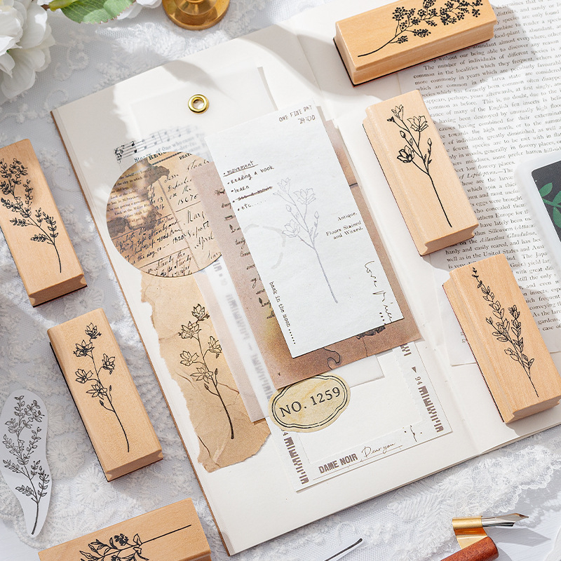 Set drvenih pečata u drvenoj kutiji za cvijeće i biljke – moderni minimalistički stil, djelomično ručna i djelomično mehanička izrada