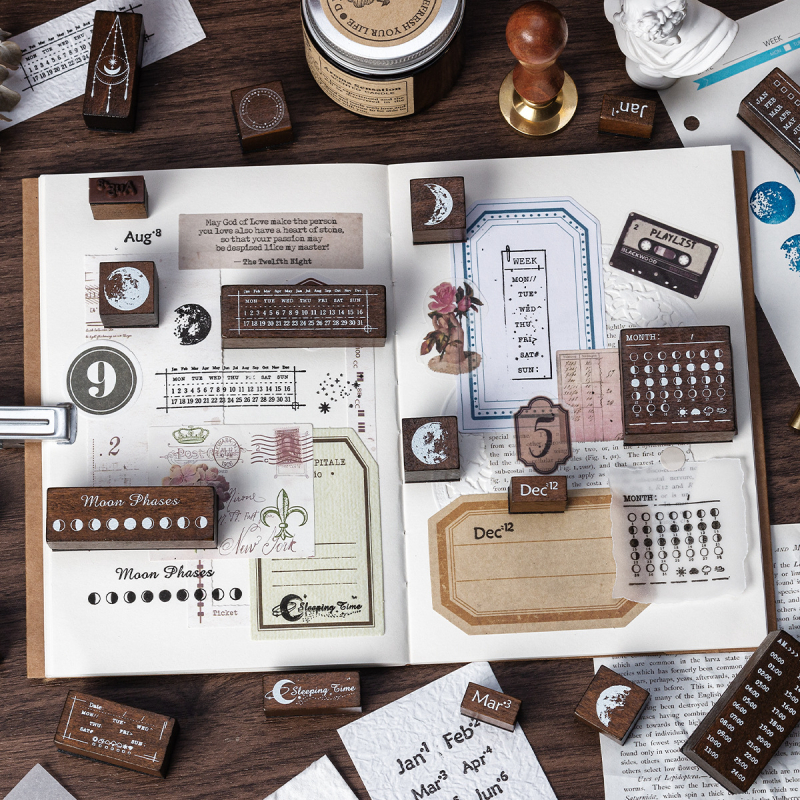 Drveni pečat u kutiji s motivom faze mjeseca, vintage stil, materijal: Hemu