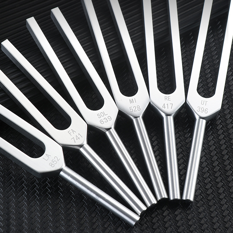 Furcă de acordare pentru yoga YC0919 - aliaj de aluminiu; potrivit pentru masaj de sănătate și instrumente muzicale; ambalaj: sac de pânză + carton exterior