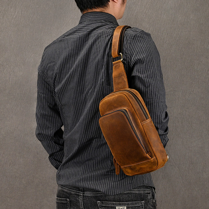 Férfi mellkas táska valódi bőrből, modell 9330Z – első réteg marhabőr, kopásálló, egyszínű, bélés poliészter-pamut, crossbody viselésre