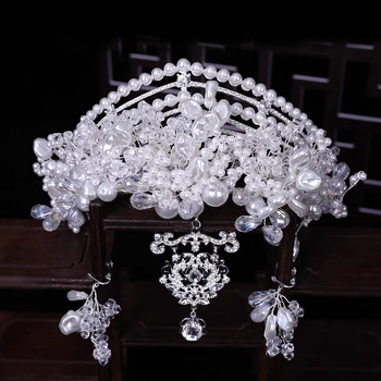 Χειροποίητη μεταλλική τιάρα για το κεφάλι με κρύσταλλα