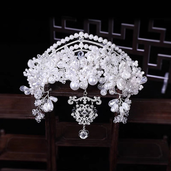 Χειροποίητη μεταλλική τιάρα για το κεφάλι με κρύσταλλα