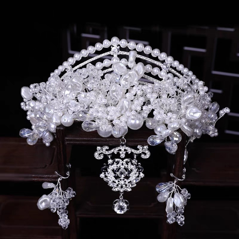 Χειροποίητη μεταλλική τιάρα για το κεφάλι με κρύσταλλα