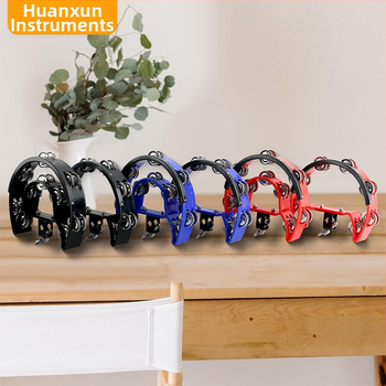 Orff perkusija: rankinis varpelis su klipu ir išplečiamu laikikliu būgnų komplektui, plastmasinis korpusas, tinka 4–6 metų vaikams