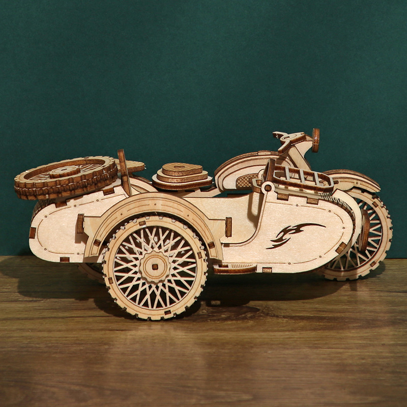 Medinė 3D dėlionė DIY — triratis motorinis kateris, edukacinis žaislas, pritaikomas apdirbimas