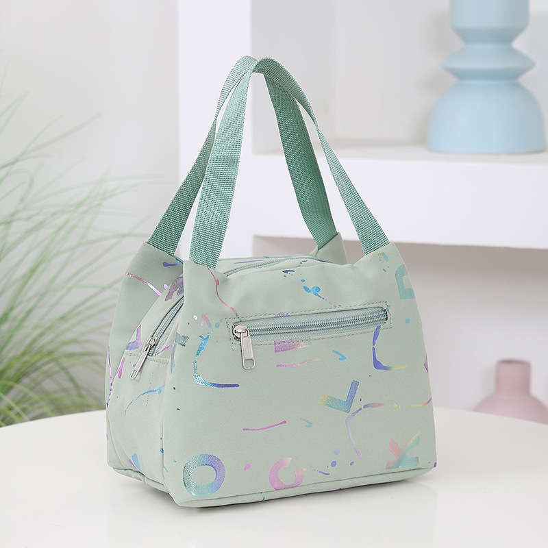 Nylon női kézitáska üzleti utazásokhoz, belső nylon bélés, cipzáras zárás, belső cipzáras zseb, vízszintes négyzet alakú forma, puha anyag