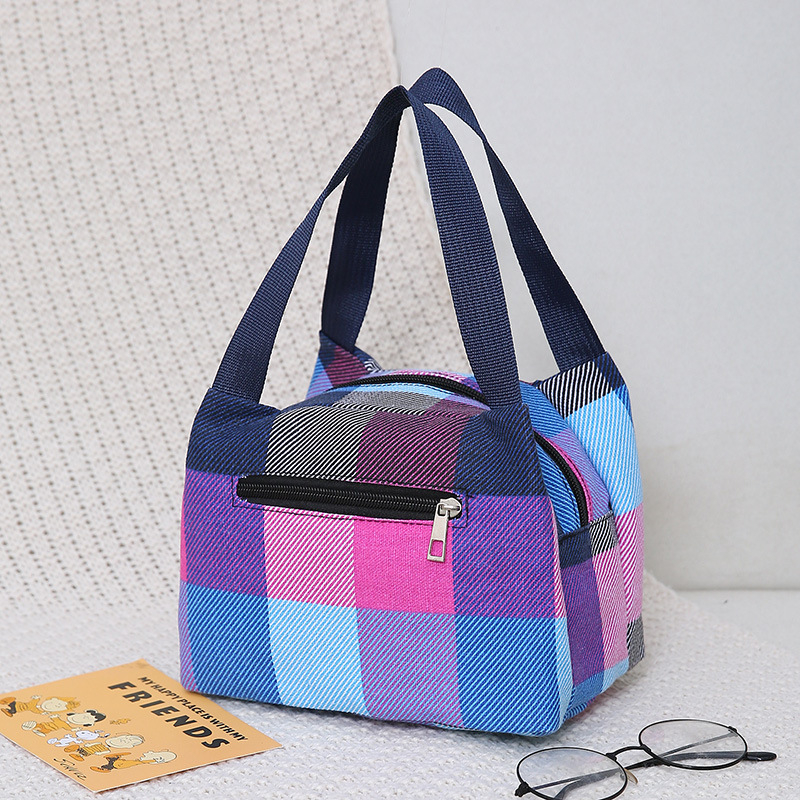 Nylon női kézitáska üzleti utazásokhoz, belső nylon bélés, cipzáras zárás, belső cipzáras zseb, vízszintes négyzet alakú forma, puha anyag