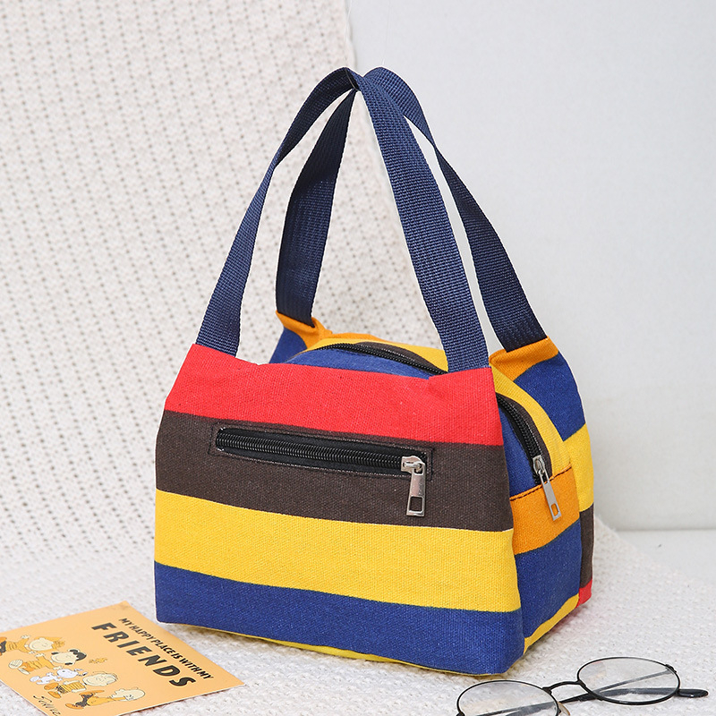 Nylon női kézitáska üzleti utazásokhoz, belső nylon bélés, cipzáras zárás, belső cipzáras zseb, vízszintes négyzet alakú forma, puha anyag