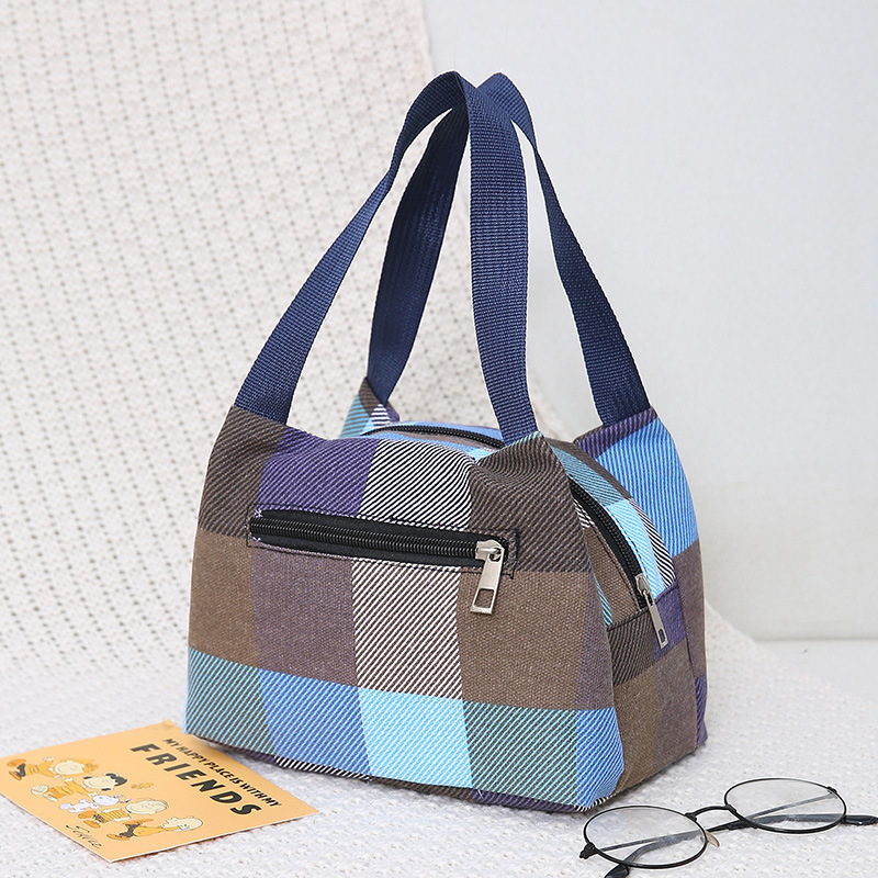 Nylon női kézitáska üzleti utazásokhoz, belső nylon bélés, cipzáras zárás, belső cipzáras zseb, vízszintes négyzet alakú forma, puha anyag