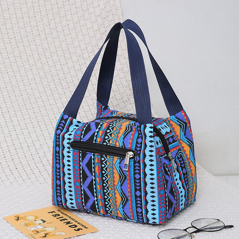 Nylon női kézitáska üzleti utazásokhoz, belső nylon bélés, cipzáras zárás, belső cipzáras zseb, vízszintes négyzet alakú forma, puha anyag