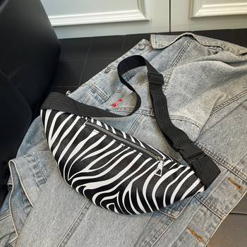 PU crossbody krepšys su zebro raštu, užtrauktukas, vidinė kišenė su užtrauktuku, poliesterio pamušalas, 2025 m. pavasaris