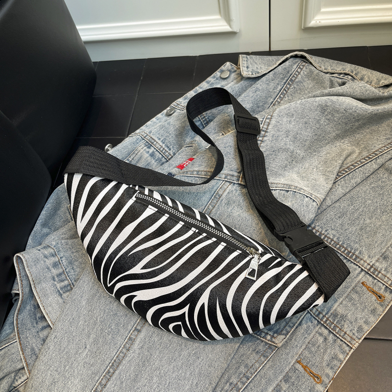 PU crossbody krepšys su zebro raštu, užtrauktukas, vidinė kišenė su užtrauktuku, poliesterio pamušalas, 2025 m. pavasaris