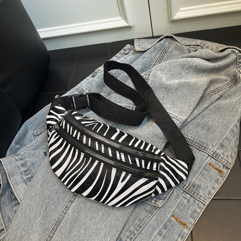 PU crossbody krepšys su zebro raštu, užtrauktukas, vidinė kišenė su užtrauktuku, poliesterio pamušalas, 2025 m. pavasaris