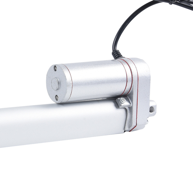 Електрически линейен задвижващ механизъм с напрежение 24 V DC, ход 100 мм, тласкаща сила 1500 N и скорост 5 мм/с.