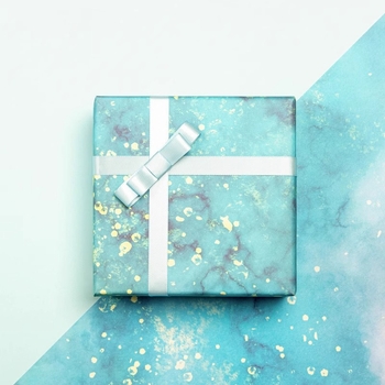 Yu Yi текстурирана хартия за подаръци – ширина на ролката 787; размер на листа 787x1092; прозрачност 20%; PE водоустойчива мембрана