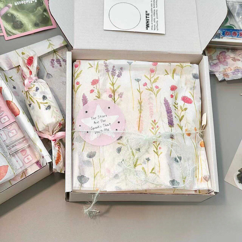 Įvyniojimo popierius – Vasaros gėlių serija (Jade Maple); Prekės ženklas: Jade Maple; Pakuotės lygis: Jade Maple; Medžiaga: Kita; Meistrystė: Kita