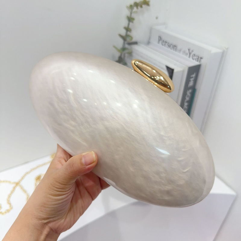 Geantă crossbody din acril, în formă de scoică, cu închidere magnetică — simplitate urbană, primăvara 2025, căptușeală poliester, buzunar pentru telefon