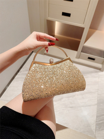 Вечерна клатч с пайети и детайл корона, хоризонтална квадратна форма, подплата полиестер, закопчаване с ключалка, носене ръка/през рамо/кръстосано