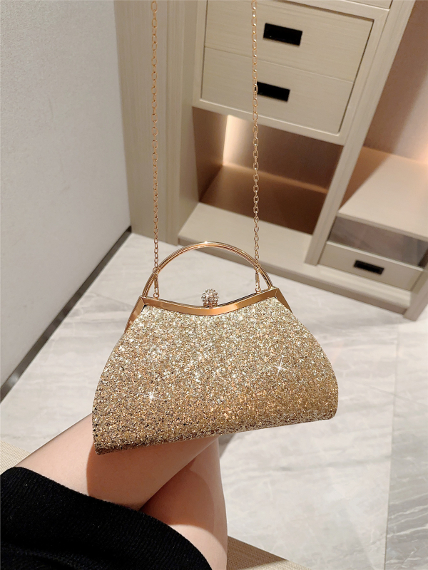 Вечерна клатч с пайети и детайл корона, хоризонтална квадратна форма, подплата полиестер, закопчаване с ключалка, носене ръка/през рамо/кръстосано