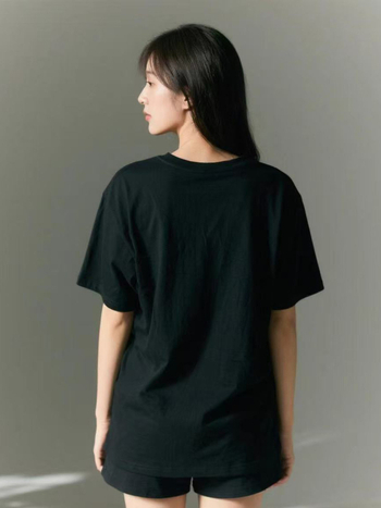 Βαμβακερή κοντομάνικη μπλούζα T-shirt με εκτύπωση, στρογγυλός λαιμός, 95%+ βαμβάκι, καλοκαίρι 2025