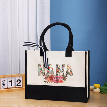 Drobės tote krepšys nuotakai ir pamainoms su pritaikytu logotipu; sandėlis + individualizavimas; dugnas ir šonai; UV skaitmeninė spauda ir serigrafinė spauda; svoris 250 g