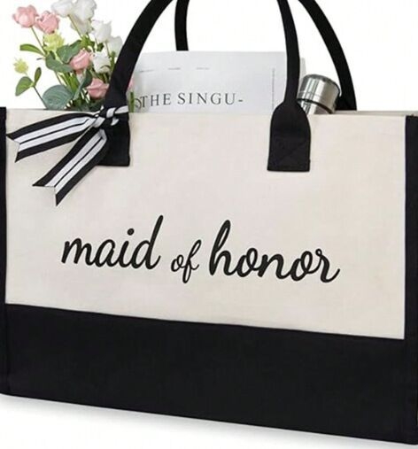 Drobės tote krepšys nuotakai ir pamainoms su pritaikytu logotipu; sandėlis + individualizavimas; dugnas ir šonai; UV skaitmeninė spauda ir serigrafinė spauda; svoris 250 g