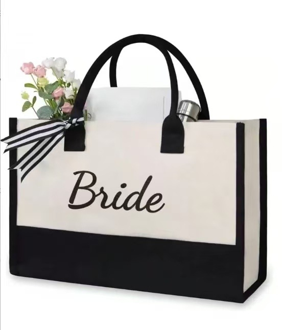 Drobės tote krepšys nuotakai ir pamainoms su pritaikytu logotipu; sandėlis + individualizavimas; dugnas ir šonai; UV skaitmeninė spauda ir serigrafinė spauda; svoris 250 g