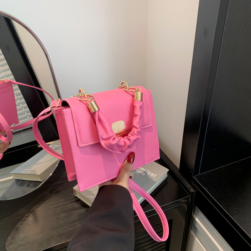 Utcai stílusú PU anyagú négyszögletes női válltáska, tavasz 2024, zárócsapos zár