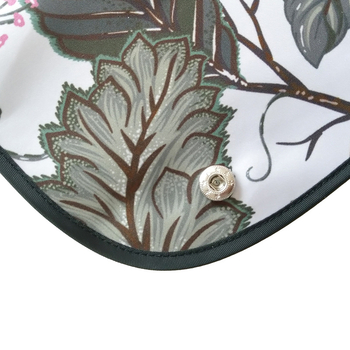 Детски двуслоен водоустойчив сатен-полиестерен лигавник за хранене, с шарки цветя и букви, готов за частна марка