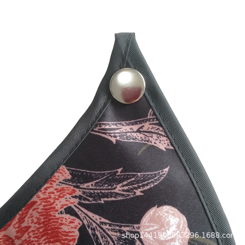 Детски двуслоен водоустойчив сатен-полиестерен лигавник за хранене, с шарки цветя и букви, готов за частна марка