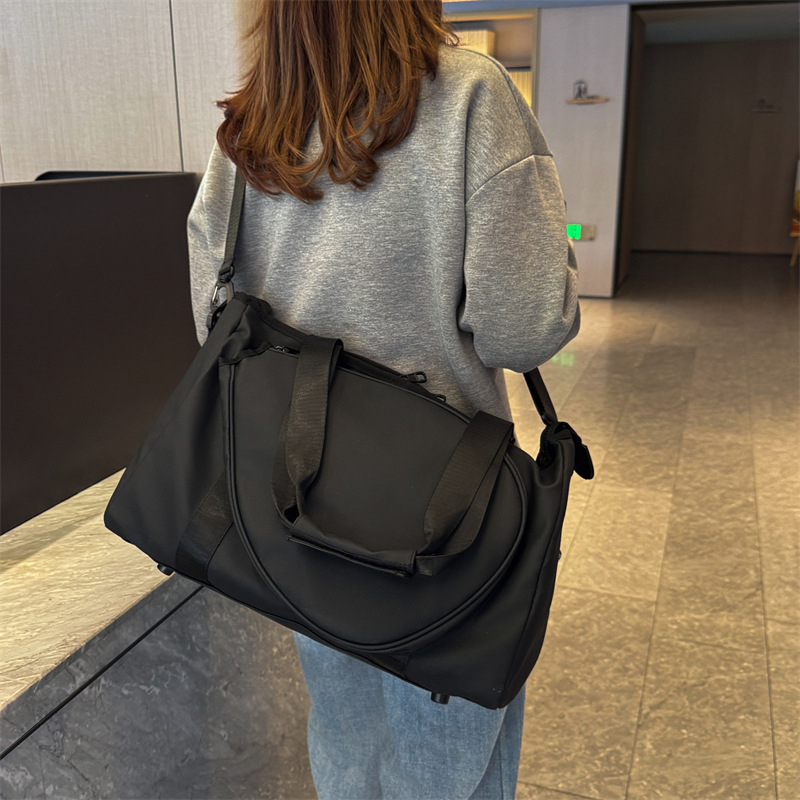 Badminton és teniszhez való sporttáska, nagy kapacitású 20-35L, Oxford anyag, légáteresztő és kopásálló, bélés poliészter