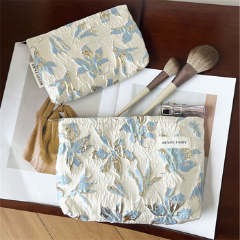 Козметична чанта с триизмерен релеф на цветя, цветен мотив, полиестер, подплата от платно, унисекс, с функция на съхранение