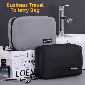 Kelioninė kosmetinė su kabinimo ir sulankstomu dizainu, vandeniui atsparus membraninis audinys, atskiros erdvės kosmetikai ir higienai