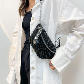 Női övtáska urban stílusban, PU anyagból, díszítés kövekkel és strasszokkal, cipzáras zárás, belső telefonzseb, tavasz 2024