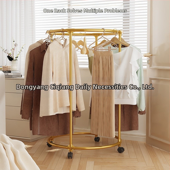 Σιδερένιο κυκλικό περιστρεφόμενο στεγνωτήριο ρούχων με ροδάκια — πολυλειτουργική κρεμάστρα για μπαλκόνι και εξωτερικούς χώρους