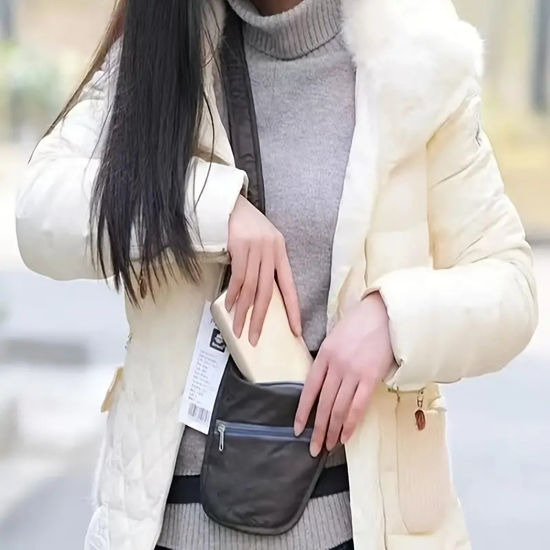 Nailoninė sportinė crossbody rankinė — ultra lengva, anti theft funkcija, reguliuojamas dirželis, lauko naudojimui