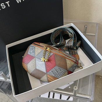 Keresztbody táska retro varrással, PU anyag, poliészter bélés, cipzáras zárás, őszi 2023, mindennapi használat, széles vállpánt