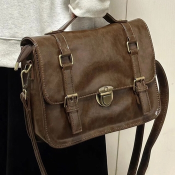 Őszi-téli vintage csatolt messenger táska, JK egyenruha ihletésével, mindennapi iskolai és iroda használatra, PU anyag, pamut bélés, fedős nyitás, szezon: Winter 2022