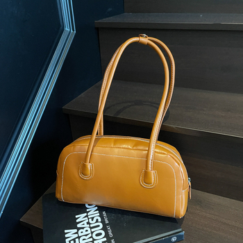 PU чанта във форма възглавница с цип, подплата полиестер, стил градска простота, ежедневна употреба, Пролет 2025