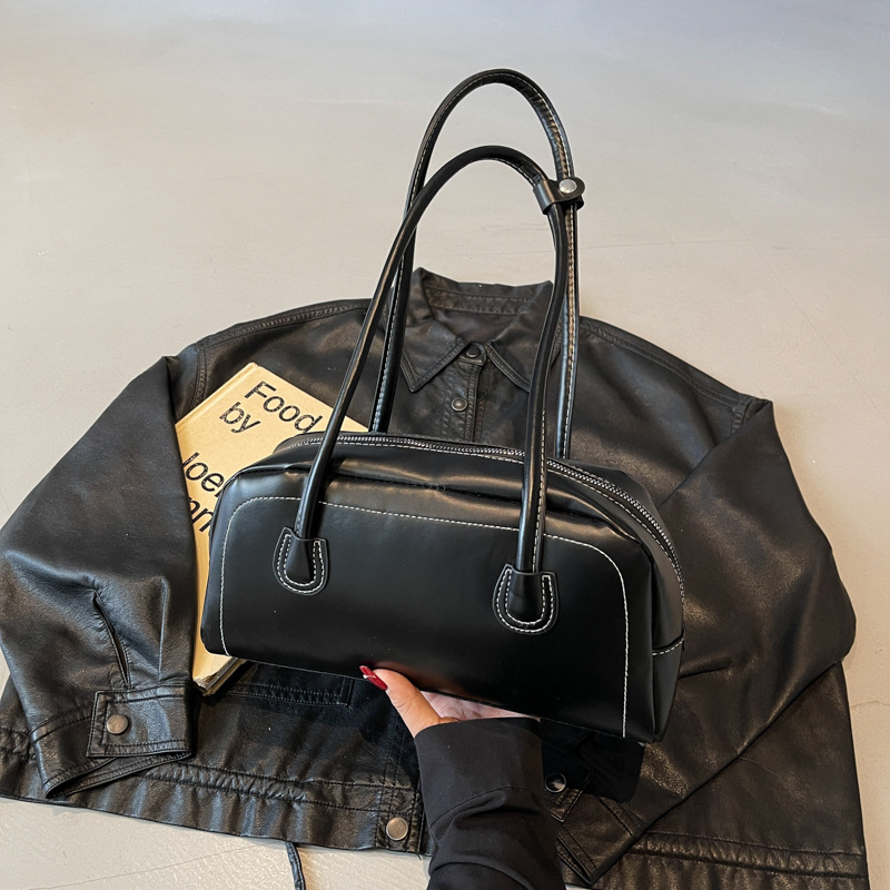 PU чанта във форма възглавница с цип, подплата полиестер, стил градска простота, ежедневна употреба, Пролет 2025