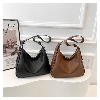 Γυναικεία tote τσάντα – street trend στιλ, PU υλικό, οριζόντιο τετράγωνο σχήμα, φερμουάρ, επένδυση πολυεστέρα