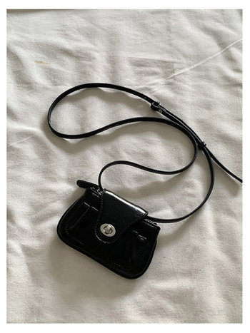 Crossbody mini novčanik s lancem, PU, urbana jednostavnost, vodoravni kvadratni oblik, zatvaranje sa zipom, podstava od platna