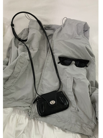 Crossbody mini novčanik s lancem, PU, urbana jednostavnost, vodoravni kvadratni oblik, zatvaranje sa zipom, podstava od platna